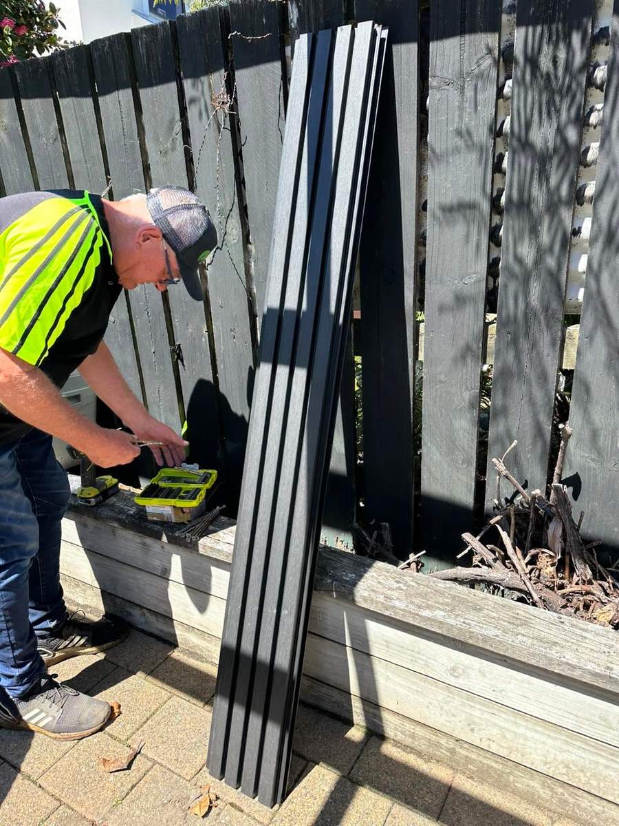 Installing composite fencing